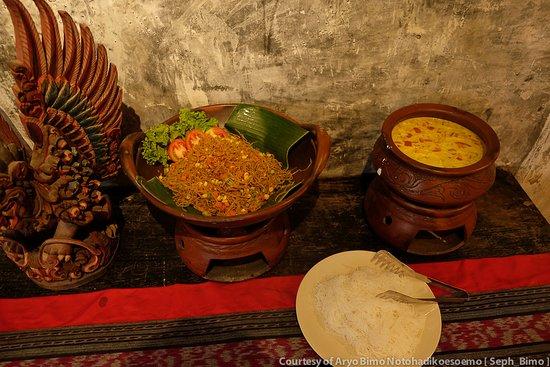 Arjuna Cafe & Photo Studio